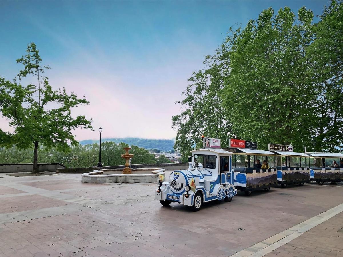 Quartier Historique Et Populaire Du Chateau De